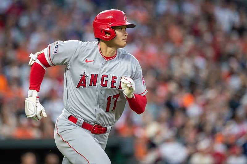 Shohei Ohtani gets 4 hits and 5 wins even though it's not a cycle!Single hit → HR → 3B → single hit…Unusually large booing in enemy territory