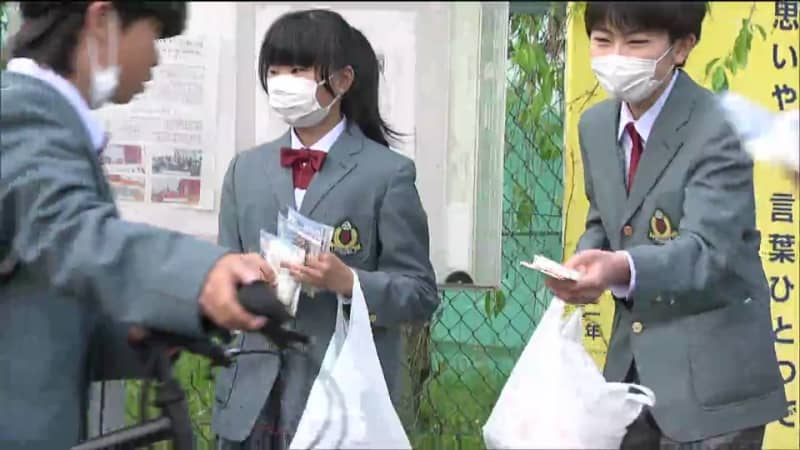 ``The head is the most important part of human beings'' Junior high school encourages cyclists to wear helmets Sendai