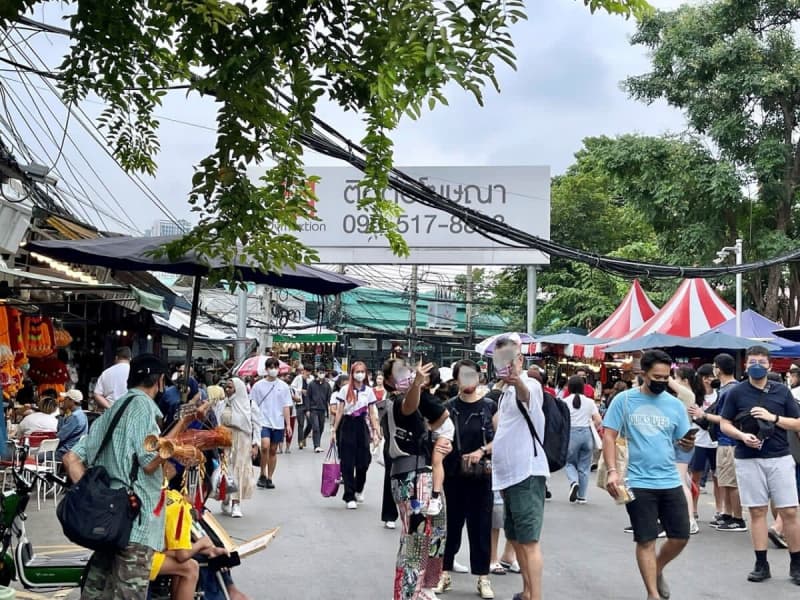 [Bangkok, Thailand] Locals are also highly acclaimed!Chatuchak Weekend Market & Le Meridien Bangkok Local Report