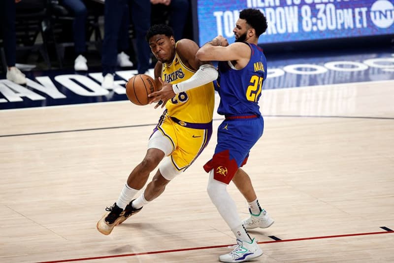 Rui Hachimura becomes the first Japanese to score 17 points in the PO district final.