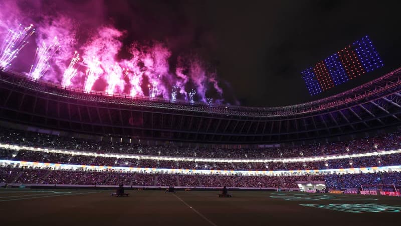 Drone Show Co., Ltd. held the first drone show for the 30th anniversary of the J.League. Loud cheers from 56,000 supporters