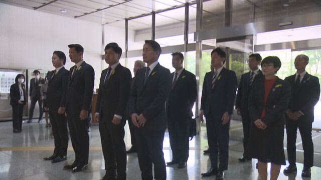 決意新たに初当選した１４人が初登庁　山形県議会議員