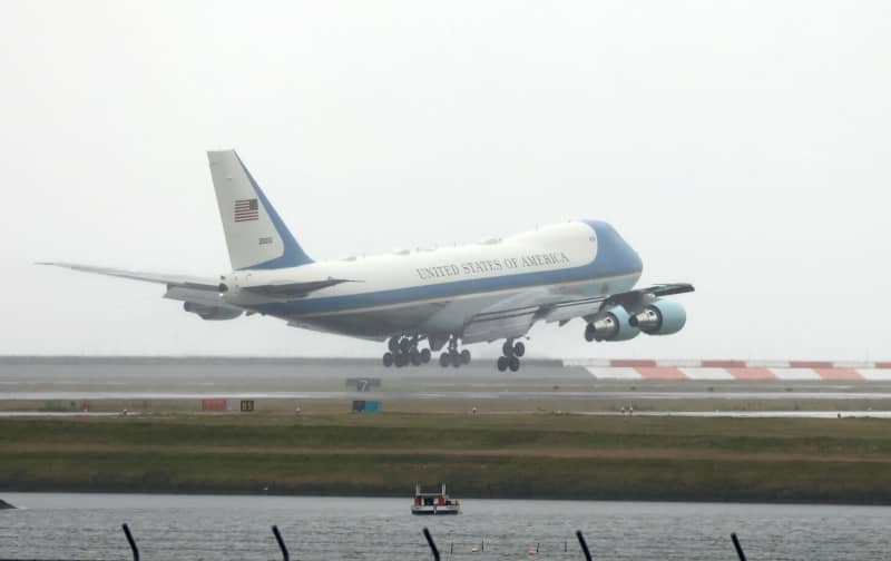 バイデン米大統領、米軍岩国基地に到着　専用ヘリで広島へ