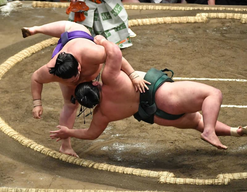 Akio starts his longest streak of 5 consecutive wins with right eye surgery "Relieved" Symptoms improve and focus on sumo