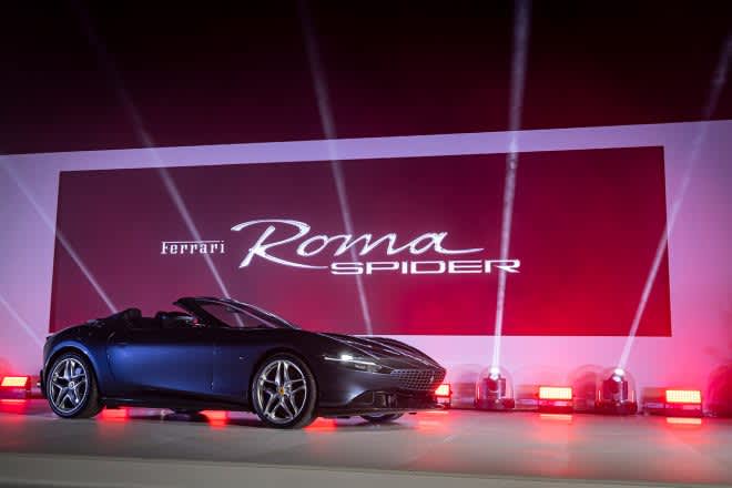 Ferrari, soft top FR open revived for the first time in 54 years. "Roma Spider" premiered in Japan