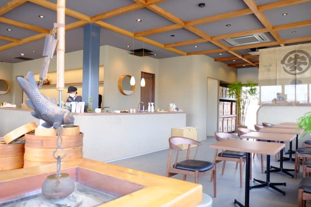 「お茶を淹れるのって難しい」から飲まない？　老舗製茶業がオープンした日本茶カフェ、関西初の試みも