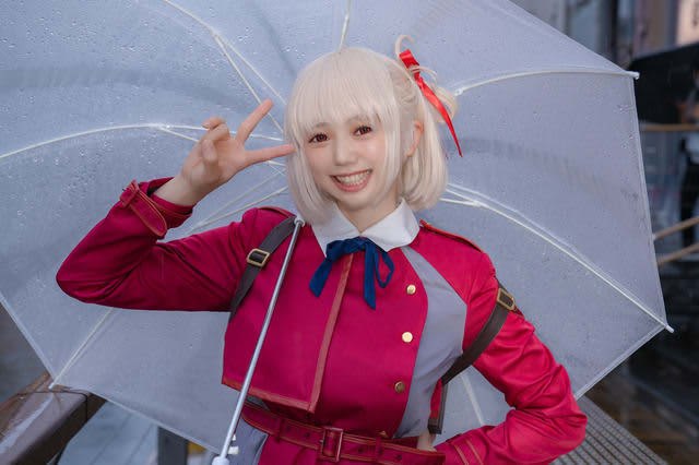 [Cosplay] "Lycoris Recoil" Senzoku Nishiki, "It's raining but I'm fine!"attention…