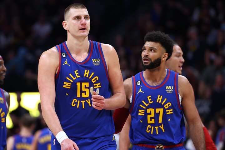 A top seed, but a “dark horse”.With the Lakers not even talking about a two-game winning streak, Murray said, "We...
