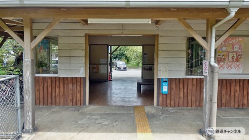 Appeared in Seishun 18 ticket poster JR Shikoku Tokushima Line Kojima Station (2) [Wooden Station Building Collection] 168