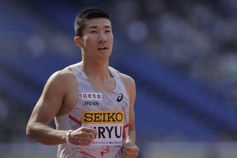 Yoshihide Kiryu loses the 100m preliminaries due to a strained muscle. Abandoned the Japan Championships.