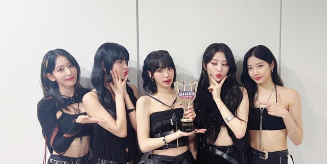 Korean idols are happy to win first place on music programs, but are they depressed about the encore stage that awaits them?What is the reason