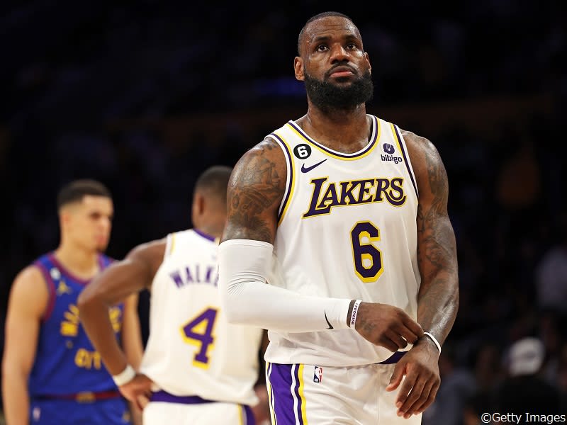 Lakers' LeBron on three-game losing streak: 'One win first, focus on Game 3'