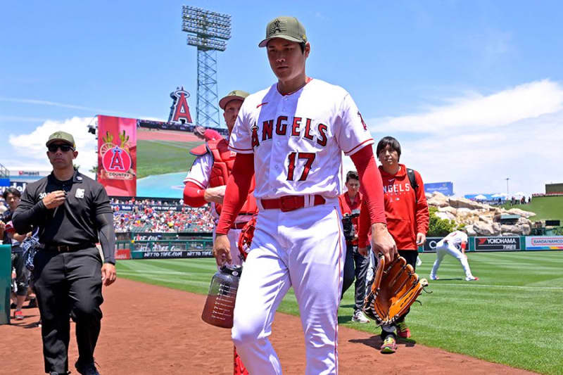 Shohei Ohtani and a colleague who exchanged "Mickey greetings" testified that the reason was "I don't know. The show is ridiculous."