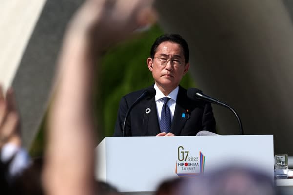 議長国会見でも岸田首相は資料棒読みドッチラケ…「逃げるのか」にムキになる度量の狭さ