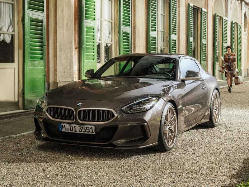 The BMW "Touring Coupe", which has been revived in modern times, has a somewhat classical long nose x XNUMX door appearance.