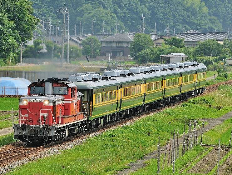 Using "Salon Car Naniwa", Hyogo DC's featured train "Hyogo Terroir Tabi" operates again between Himeji and Hamasaka