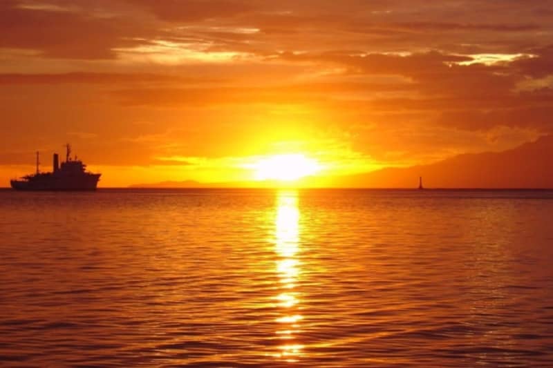 太陽が“ジュッ”と音を立てそうな夕日の名所も。フィリピンの首都「マニラ」を巡る