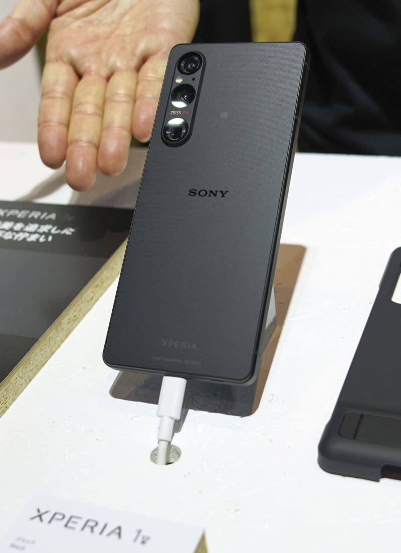 Sony's new smartphone, clear shooting even at night Xperia, camera performance improvement