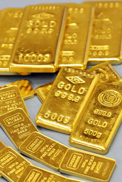 Gold is at an all-time high!Who is driving the prices up?Conflicting movements of central banks and investors