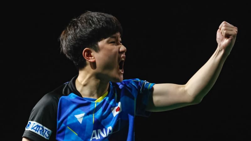 張本智和、ポルトガル選手に快勝で男子単3回戦へ　早田ひなとの混合複では日本人対決制す＜世界卓球…