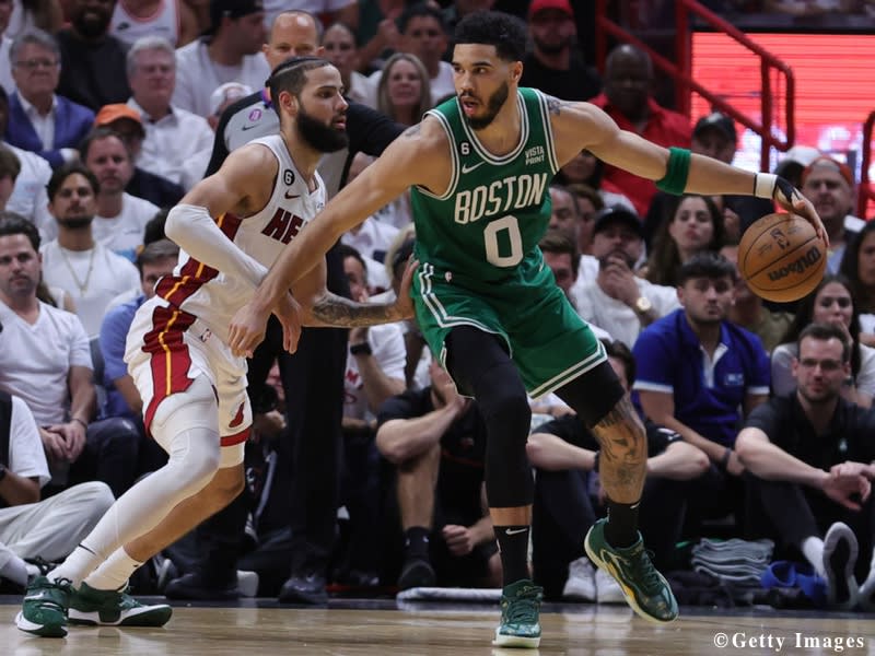 Celtics on the brink of 3 straight losses win first victory in enemy territory... Tatum thrives with 34 points