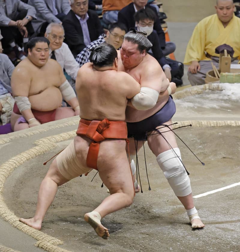 Terunofuji and Asanoyama defend one loss Takakeisho 1th win, Haru Wakamoto wins