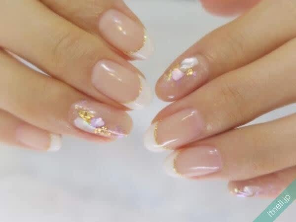 “Shell x French” nails are a must for spring and summer ♡ Introducing fashionable designs