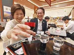 ふくしまの日本酒、県民は「これからも飲んで応援」「高度な金賞」