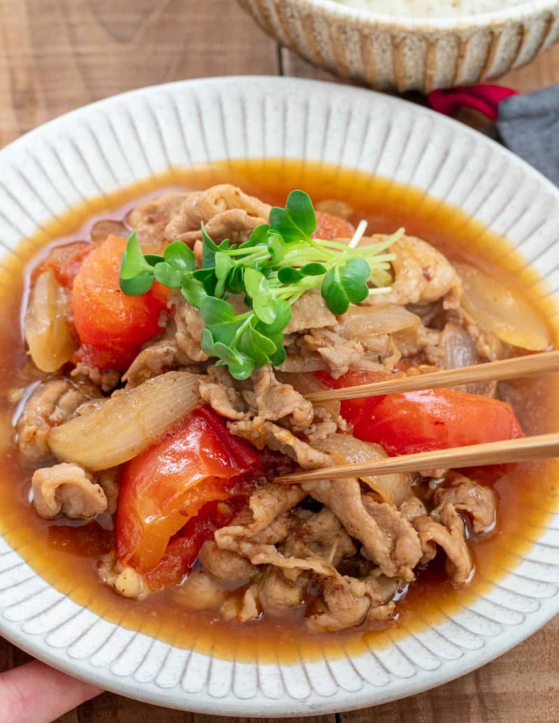 The acidity of tomatoes is irresistible ♪ "Pork and tomato sukini"