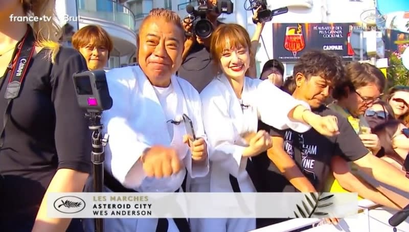 Paparazzi Degawa appears at the Cannes Film Festival again Singing with all his might in front of BLACKPINK Jenny & taking pictures with director Kitano ...