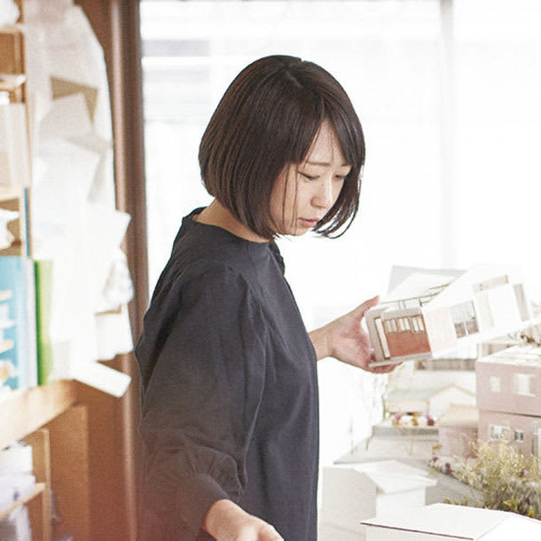 An interview with Miho Tominaga, an architect's work technique "TOMITO ARCHITECTURE", about her motto and how she interacts with the local community.