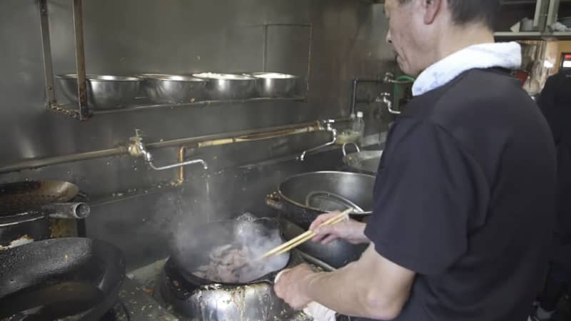 [Warabi] Omi's popular fried rice, long lines from weekdays.Saitama's Explosive Town Chinese Restaurant [Omi]
