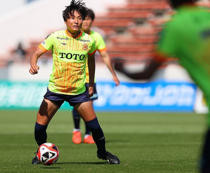 A J-league player born with six toes: A journey of suffering and a feeling of gratitude to those around him