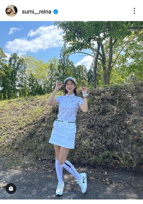Rena Sumi in a refreshing summer outfit "I want to play golf with you!"