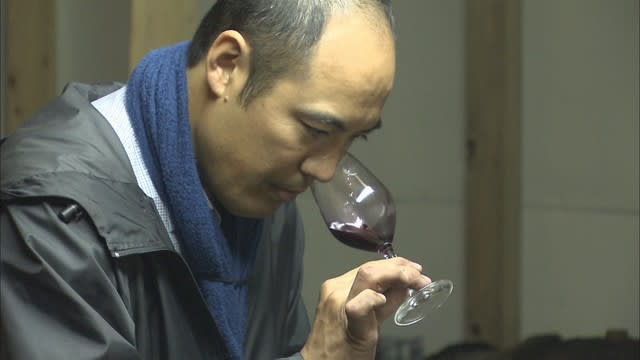 岡山の自然派ワイン醸造家の本が料理本のアカデミー賞にノミネート