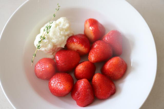 [Easy recipes taught by professionals] Strawberry sweets for adults... Add a little effort and you'll get a glossy and delicious "strawberry marinade"