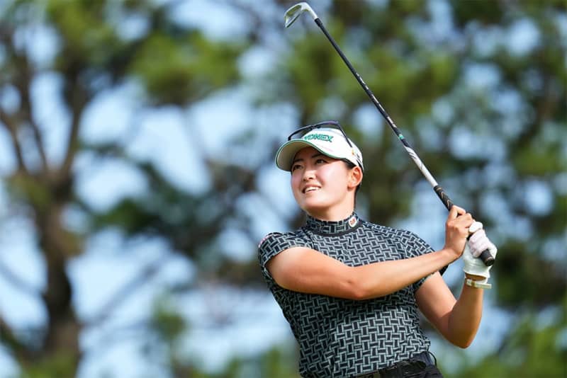 【女子ゴルフ】岩井千怜が大爆発、大会コースレコードで首位に浮上　リゾートトラスト レディス2日目