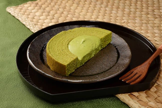 "Lawson" x "Morihan" 3rd edition is here! A lineup of 5 items including “Matcha Baumcake”