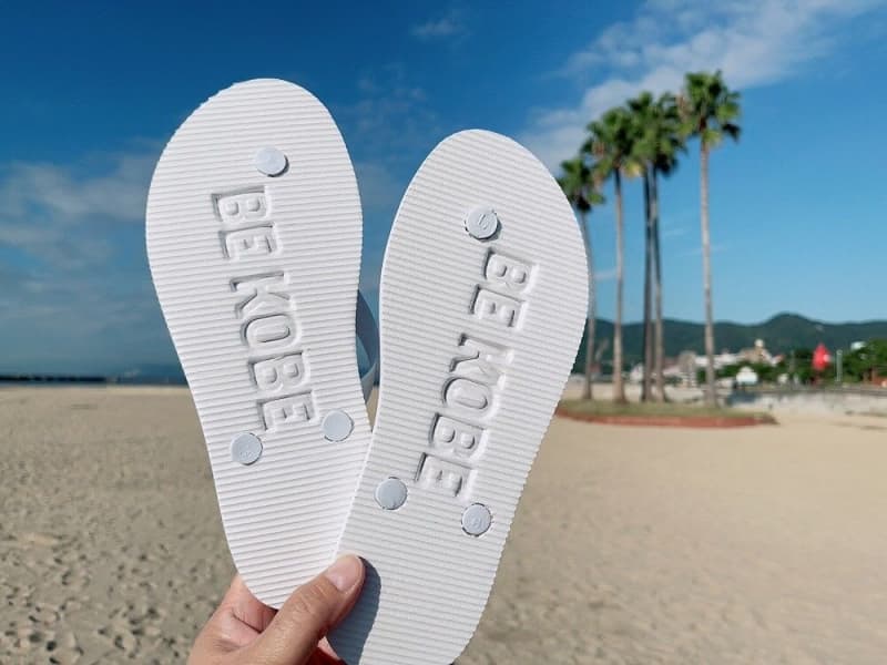"BE KOBE sandals" are popular for their stylish soles.