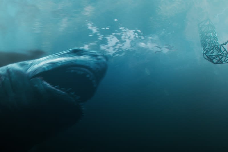 体長15m超の巨大サメ、実在する古代アステカ神の化身だった!?『ブラック・デーモン 絶体絶命』…