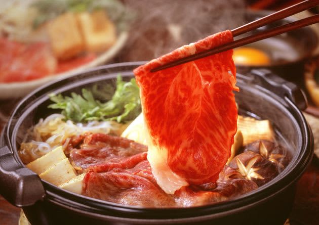 "It's better not to do extra things if you're going to go to great lengths to enjoy sukiyaki..."It seems to be the best if you put "that" in sukiyaki.Zennoh…