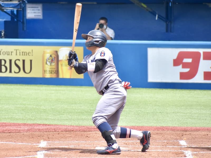 Keio University loses from a come-from-behind 4th batter, Taizo Kuribayashi, takes the lead with a 2-run lead, but after that, it's a good opportunity to drop out of 2 consecutive at-bats. "Today's loss is my fault."