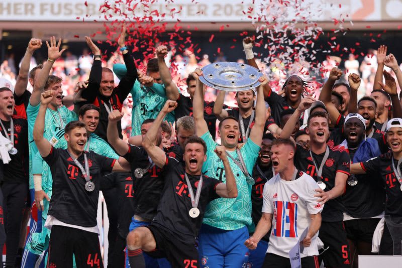 Soccer-Bayern win 11th consecutive title, dramatic win on final day