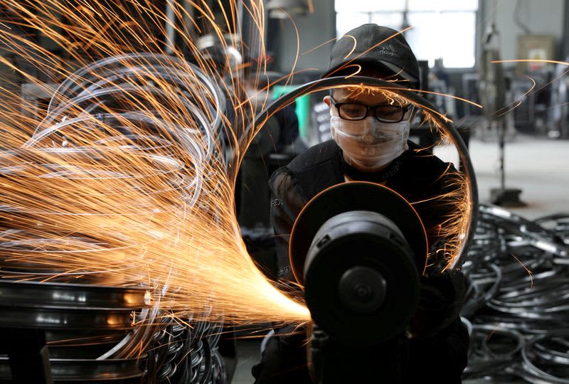 Chinese industrial firms' profits fall 1% in Jan-April as demand slows
