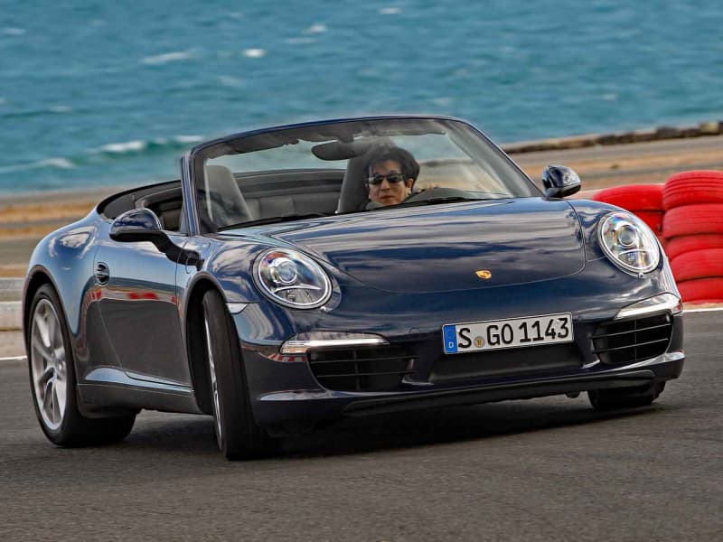 ポルシェ 911カブリオレが、クーペとウリふたつのフォルムを手に入れるために開発された技術があ…