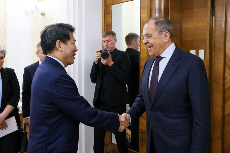 中国特別代表がロ外相と会談、ウクライナ危機解決への意欲伝える