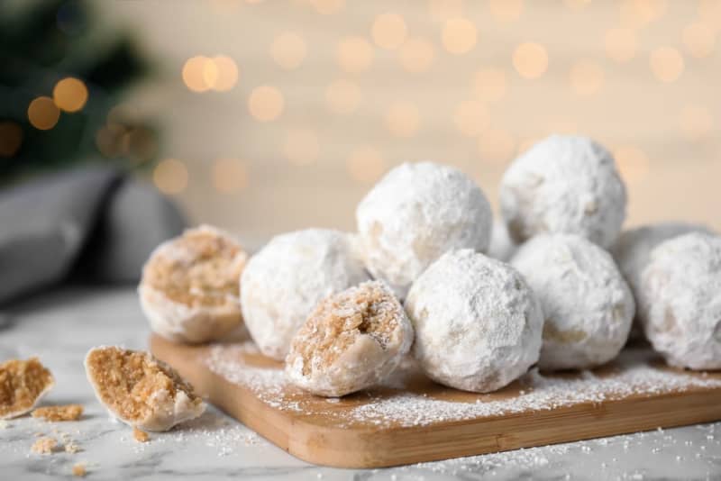 The crumbly texture is delicious!Gluten-free Snack "Snowball Cookies" Recipe