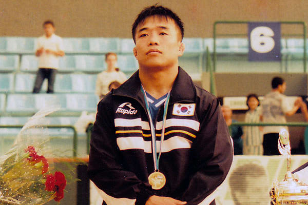 <Wrestling> Two-time Olympic champion Shim Kwon-ho aims to revive tradition as Korea U2 coach