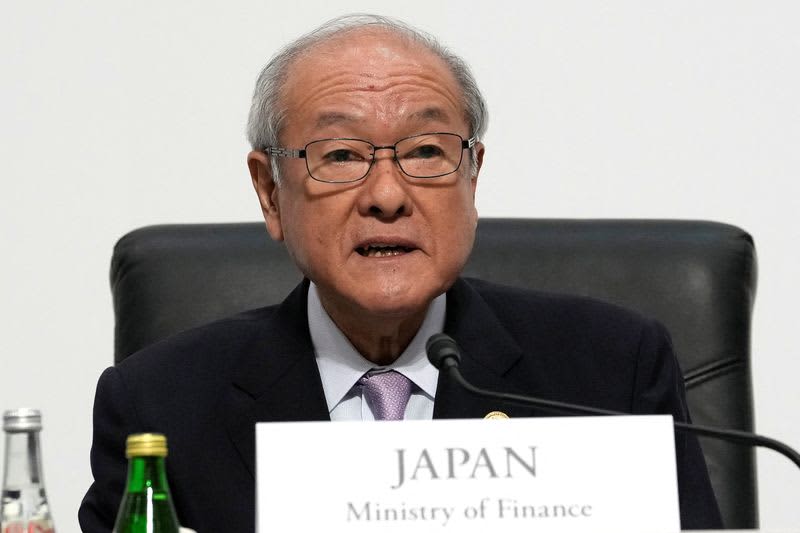 ``Necessary to take seriously'' fiscal deliberation proposals and criticisms: Finance Minister Suzuki
