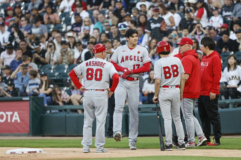 MLB = Angels Otani 4 at bats no hits, Suzuki 1 hit